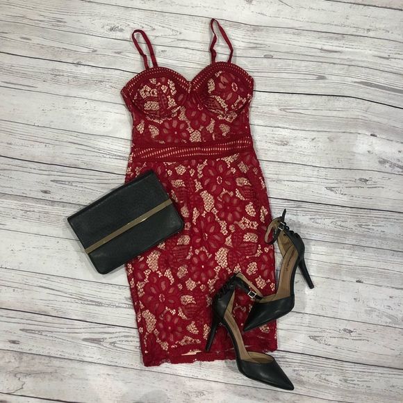 🚫 SOLD 🚫 Red Lace Dress - Picture 3 of 3
